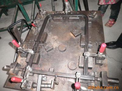 上海月凌金屬拉彎廠 專業提供20方管彎管、車架加工及焊接組裝服務